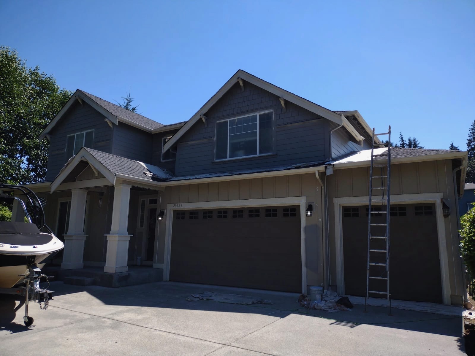 Commercial building exterior painting